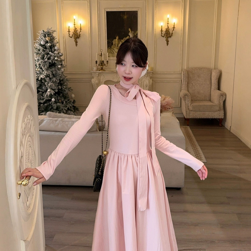 Plus-size gentle style pink round-neck bow long-sleeve dress for women, new autumn collection, waist-cinching chic long dress
