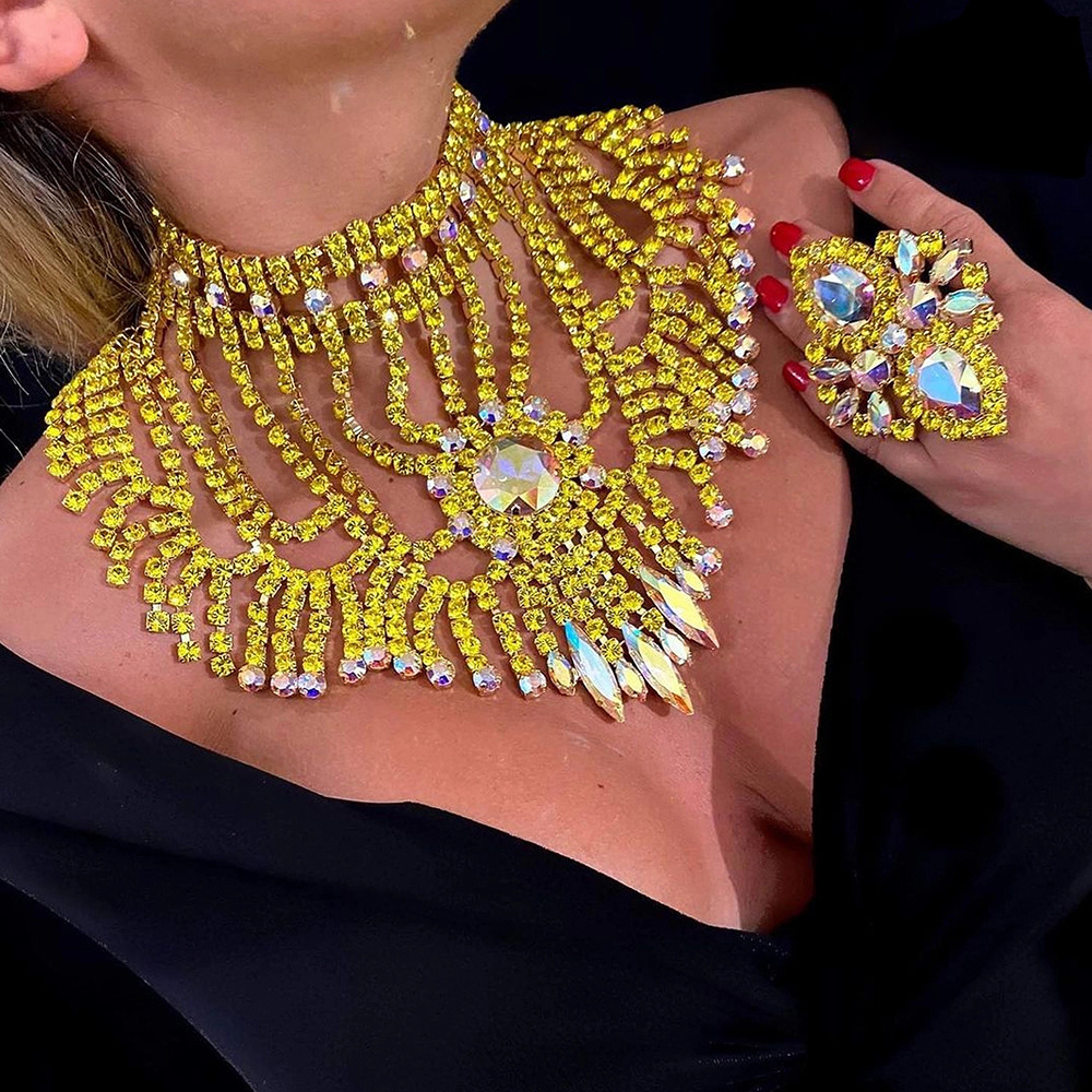 Nuevo collar de lujo transfronterizo europeo y americano exagerado rhinestone borla anillo traje reina joyería conjunto
