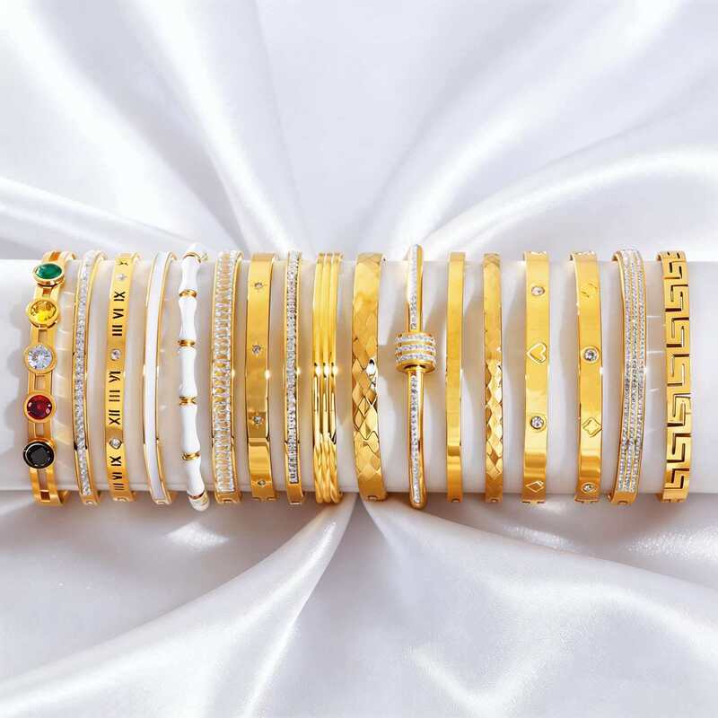 Cross-Border Titanium Steel Gold Color Non-Fading Bracelet Set with Diamond-Studded Nail Design, Small Waist-Shaped Four-Leaf Clover Diamond-Studded Bracelet Wholesale Cross-Border Titanium Steel Gold Color Non-Fading Bracelet Set with Diamond-Studded Nail Design, Small Waist-Shaped Four-Leaf Clover Diamond-Studded Bracelet Wholesale