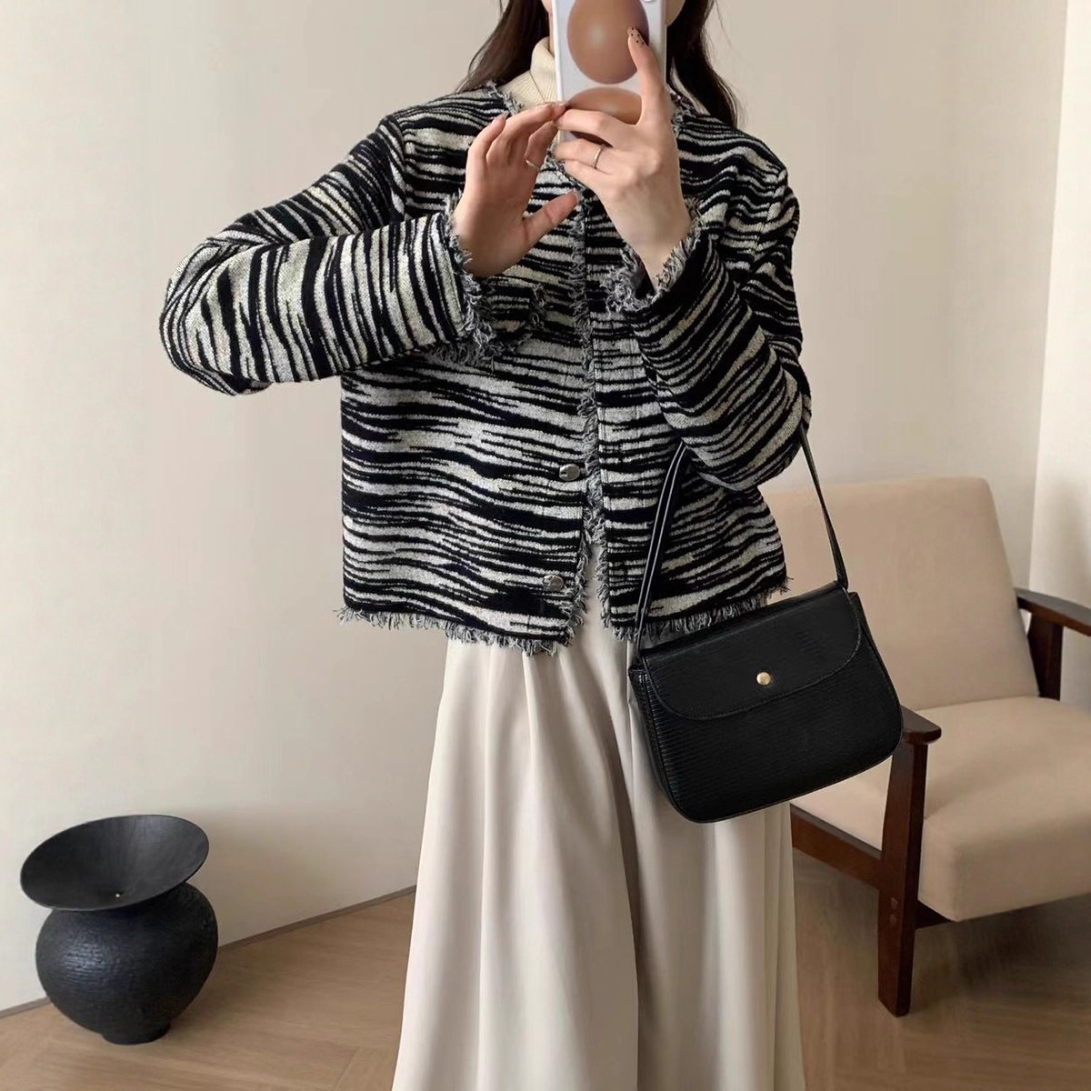 Elegant Socialite Style Chanel-Inspired Sweater Cardigan for Women, New Autumn and Winter Korean Version, Loose and Lazy Style Knitwear for Layering