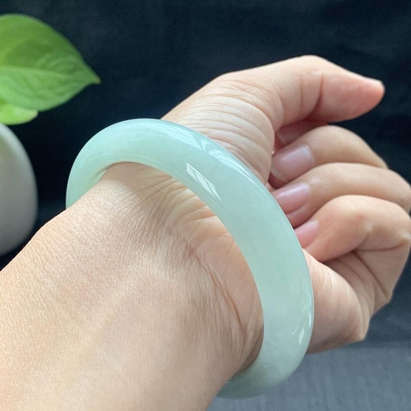 Vòng tay ngọc bích tự nhiên Myanmar A hàng có giấy chứng nhận, đường kính trong 52–64 mm