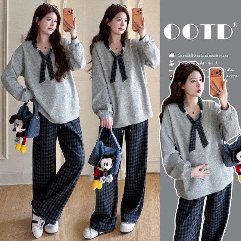 2026 Autumn New Maternity Wear V-Neck Top with Pockets + Plaid Pants Two-Piece Age-Reducing Set
