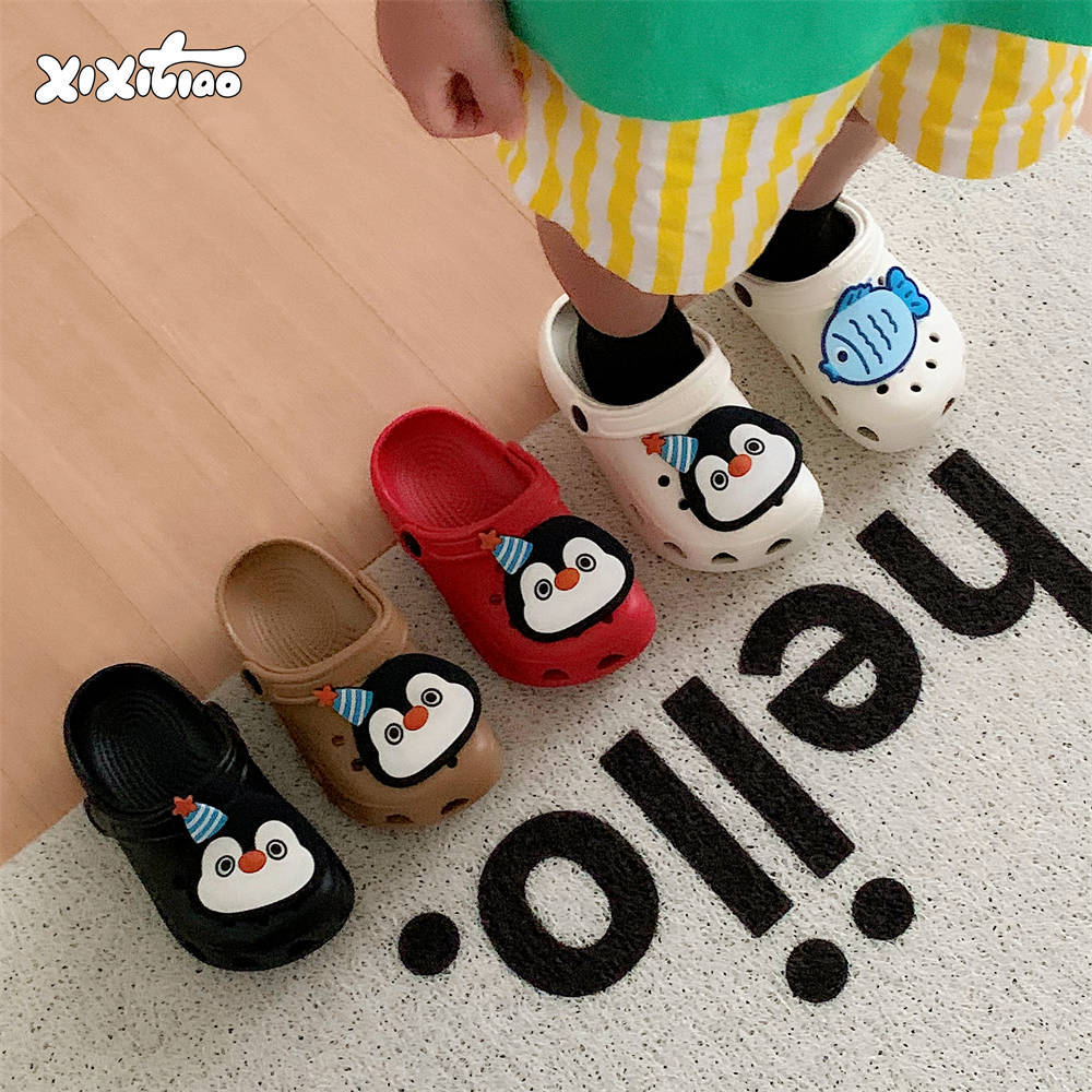 Thin Strips of Cute Penguin Fish Kidsren's Hole Shoes Soft Sole Comfortable Boys and Girls Beach Sandals Summer Ins