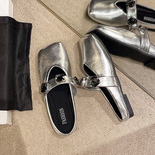 2025�ﶬ��Ʒ�ٴ�ˮ荷��^����ЬӢ���r��Ůʿ���⴩����ƽ�ױ�Ь