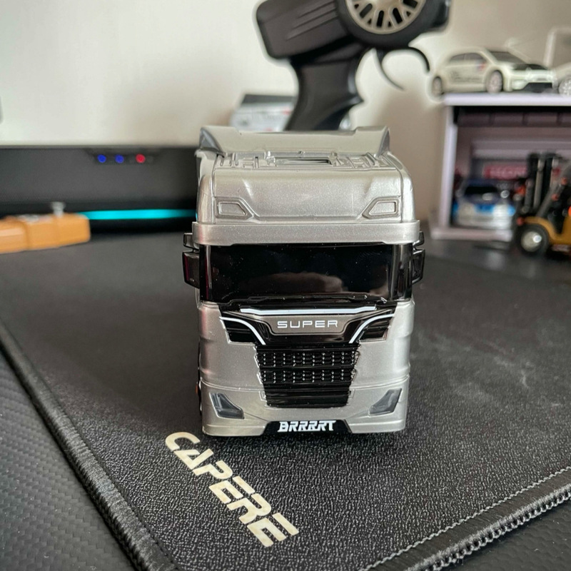新品1/43デスクトップシリーズミニリモコン牽引車エンジニアリング車両ドリフトトラックヘッドRCモデルカーおもちゃ|undefined