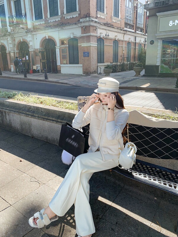 鱼兔子的兔子软糯加厚加绒裤子女春秋新款高腰阔腿微喇叭牛仔长裤|undefined