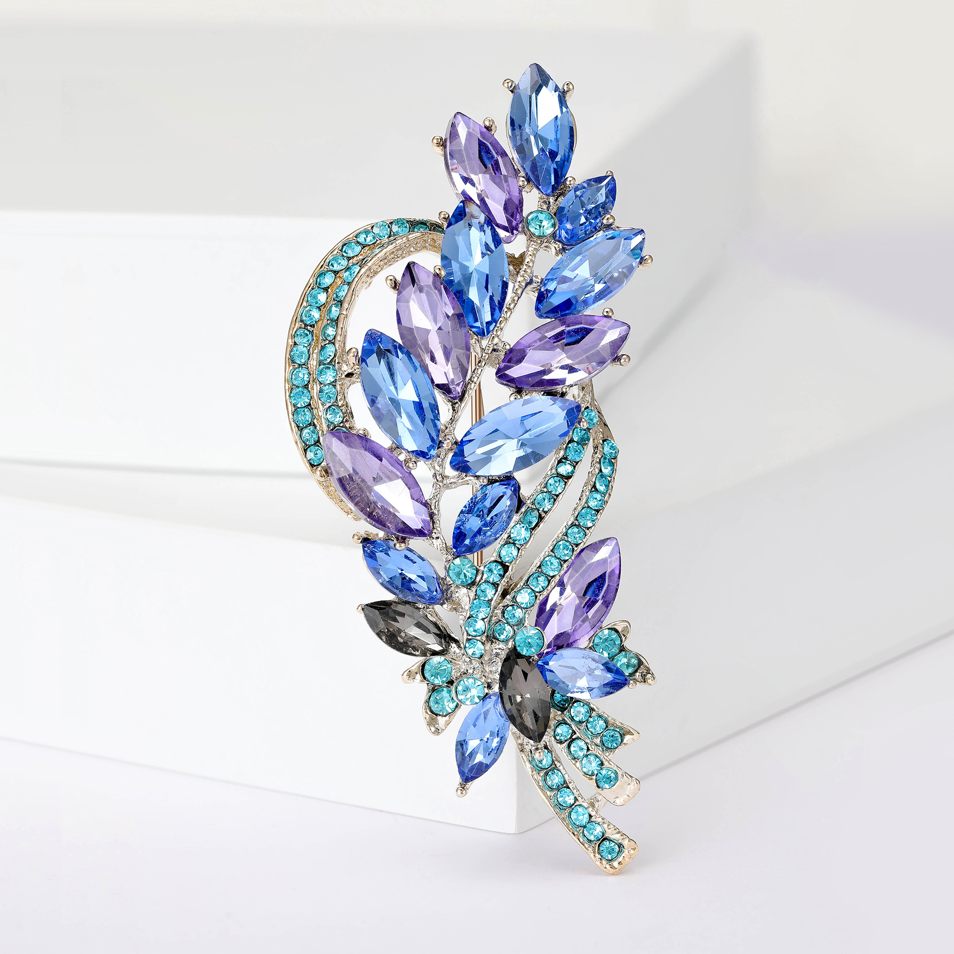 35g Weight Brooches Classification Banquet, Party, Street Occasion Alloy Material Leaf Pattern Women's Gender Simple Style Style Simple Style Pin Leaf Alloy Women's Brooches 3