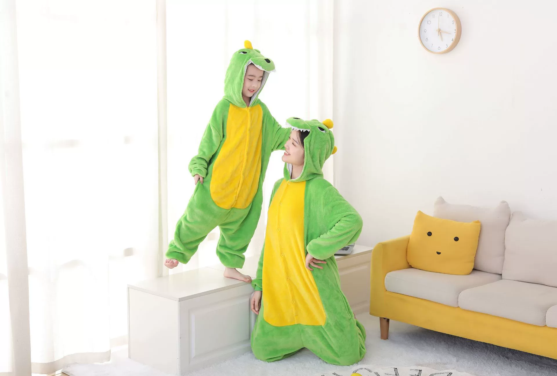 Осенне-зимняя мультяшная соединенная домашняя одежда для родителей и детей фрукты зеленый динозавр фланель производительность дом для отдыха поколение оптовой продажи