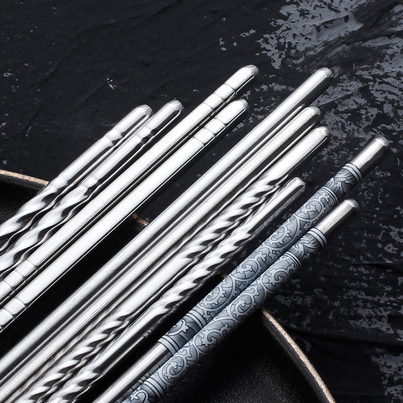 재고 스테인레스 스틸 젓가락 국가 패션 파란색과 흰색 도자기 식기 실 인쇄 스테인레스 스틸 젓가락 라운드 가정용 한 사람