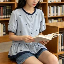 文艺复古条纹刺绣花边领泡泡袖衬衫女夏季新款宽松法式短袖上衣