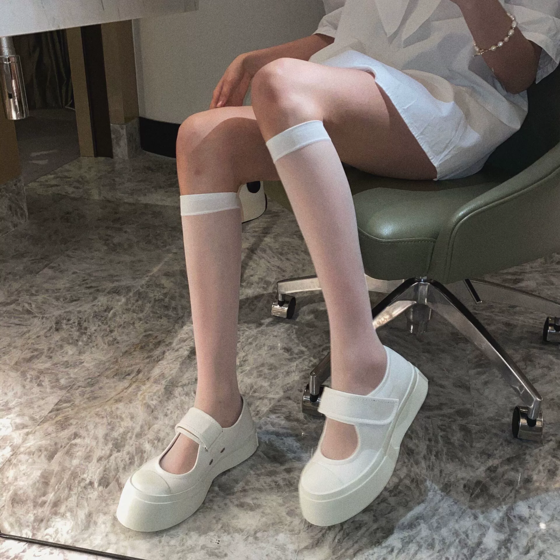 Thin tights, knee socks, sexy high boots