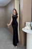 Banquet host Jiali's long fishtail evening dress