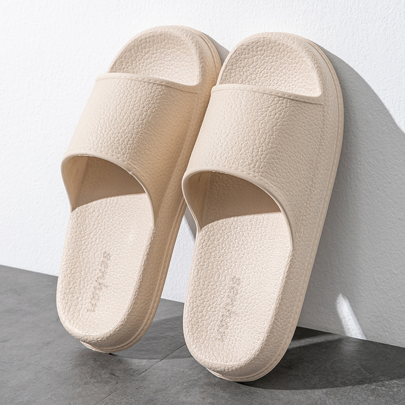 Zapatillas de verano para hombre al aire libre con sensación de pisar nubes, modelo nuevo 2025, sandalias domésticas antideslizantes de EVA para baño interior y hogar para hombres.
