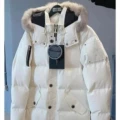 White men's white fur collar