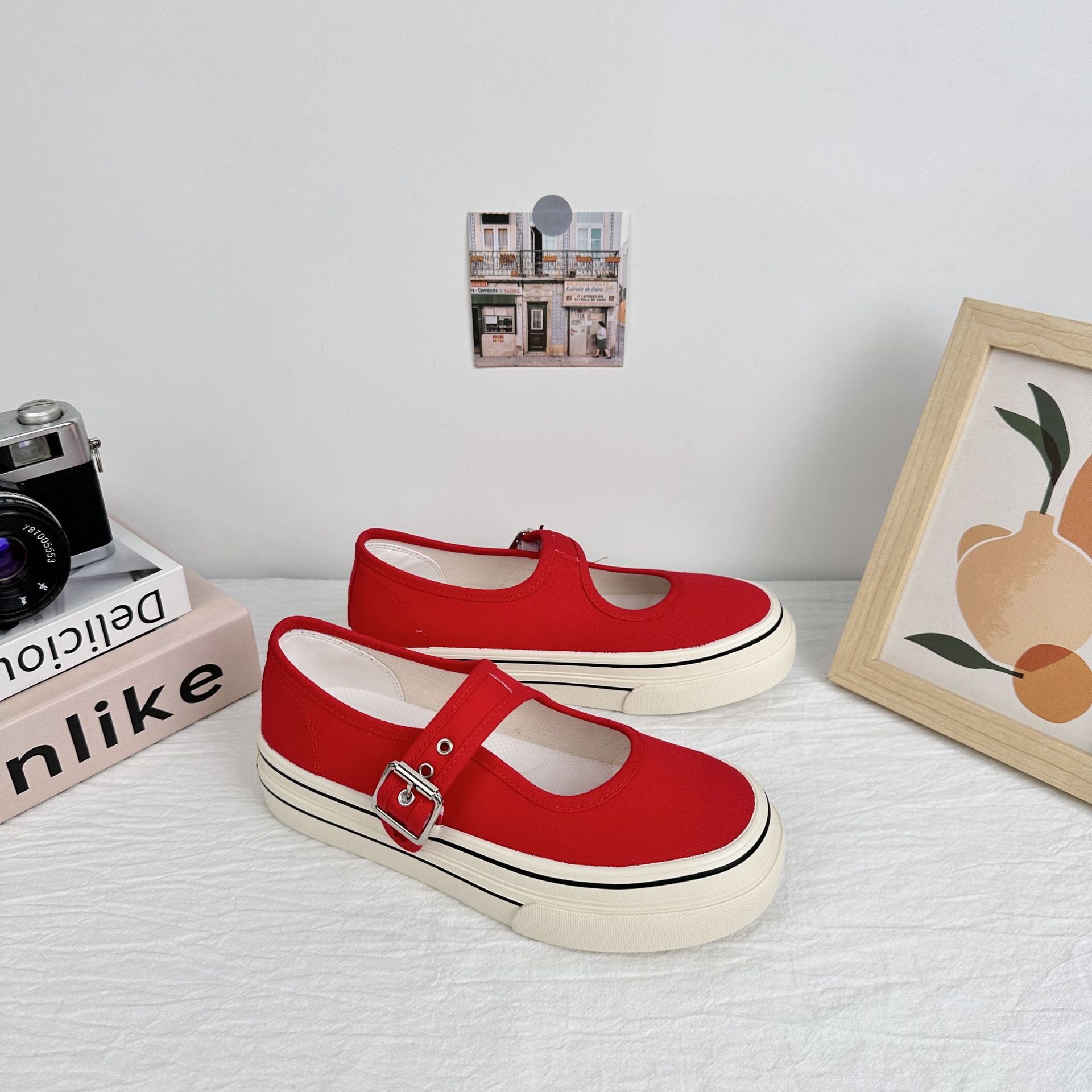 6661 zapatos gruesos de primavera y verano para mujeres 2025, nuevos zapatos de lona perezosos casuales de botón