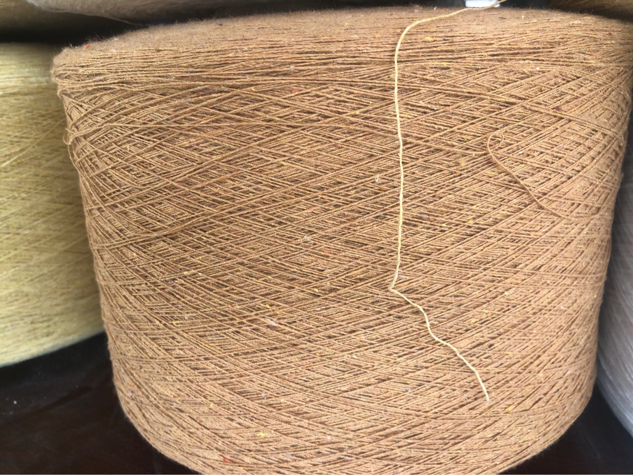 10支气流纺卡其色棕色再生棉纱