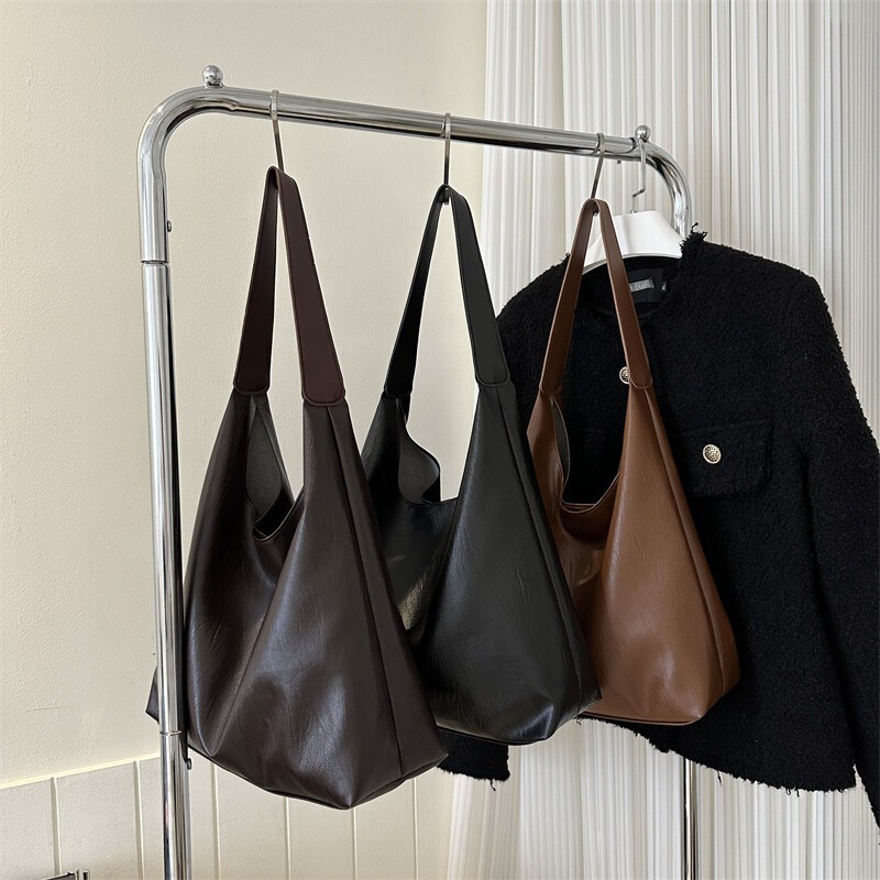 Large-capacity casual tote bag, 2026 winter new Korean version, textured commuter fashion simple casual shoulder bag for women Large-capacity casual tote bag, 2026 winter new Korean version, textured commuter fashion simple casual shoulder bag for women
