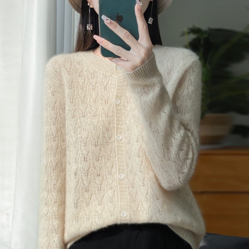 Demi-season woolen cardigan with a round collar