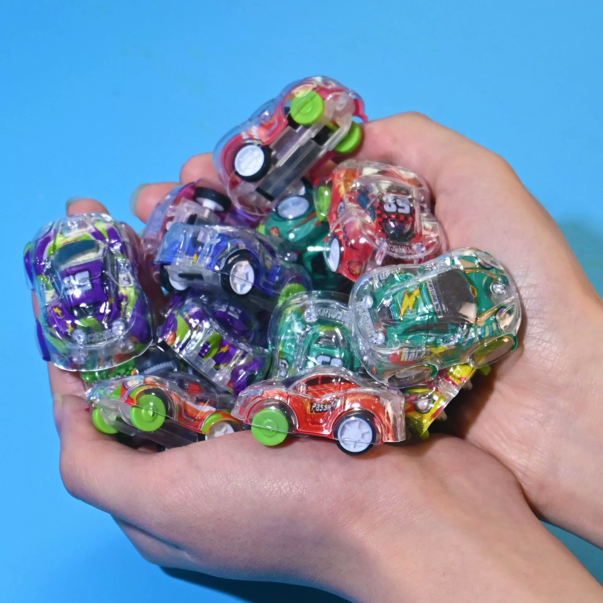 Двухслойный цветной корпус прозрачный отталкивает автомобиль инерции мини гоночный автомобиль оптом игрушка толкает подарок мальчик модель