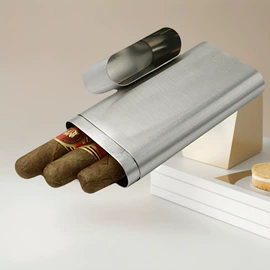 烟盒;充电打火机;卷烟器