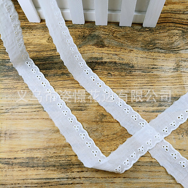 优惠批发瑞士大机平绣镂空三孔花朵棉布花边礼品包装腰带家居辅料