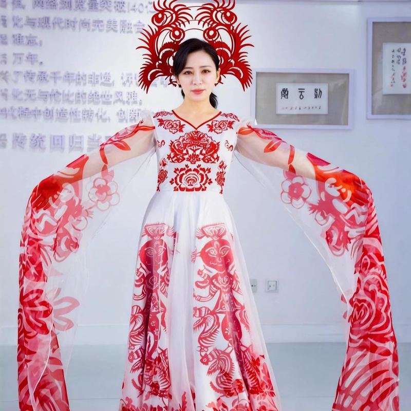 Jianyunshang Intangible Cultural Heritage Paper-Cut Red and White Gradient Water-Sleeve Gown, Chinese Style Runway Performance Outfit, Chinese-Style Banquet Dress