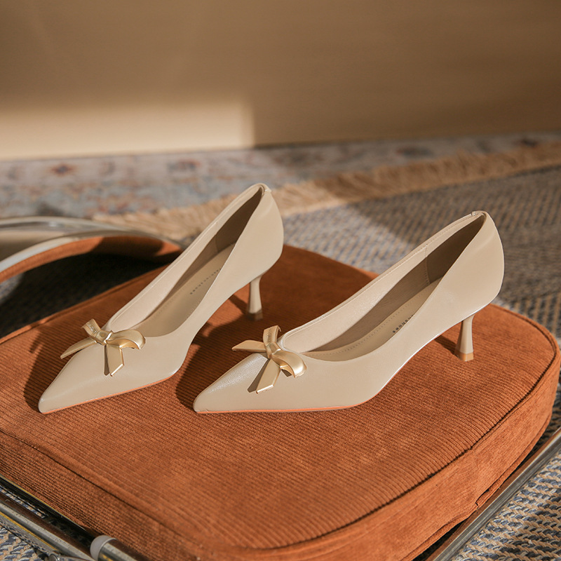 Eleganta röda bröllopsklackar för kvinnor spetsiga pumps_voghion.com