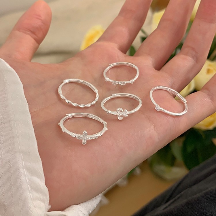 Minimalist Iris Flower Ring In 925 Sterling Silver For Women_voghion.com