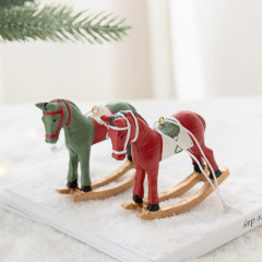 クリスマス装飾プレゼント樹脂ロッキングトロイの木馬ペンダントクリスマスツリー花輪diy装飾シーン配置置物