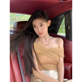 TZ3987微透心机交叉一字肩褶皱背心女夏新款法式气质御姐别致上衣