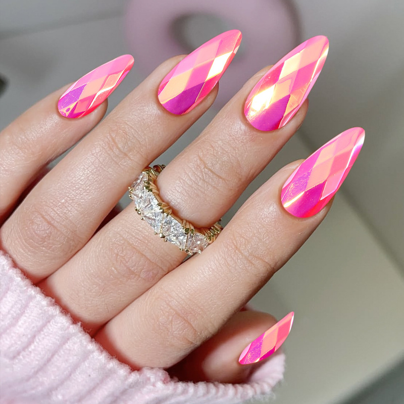 Wearable Almond-Shaped 3D Multi-Faceted Diamond Rhombus Electroplated Metal Mirror Fake Nail Manicure Patches 32 Pieces