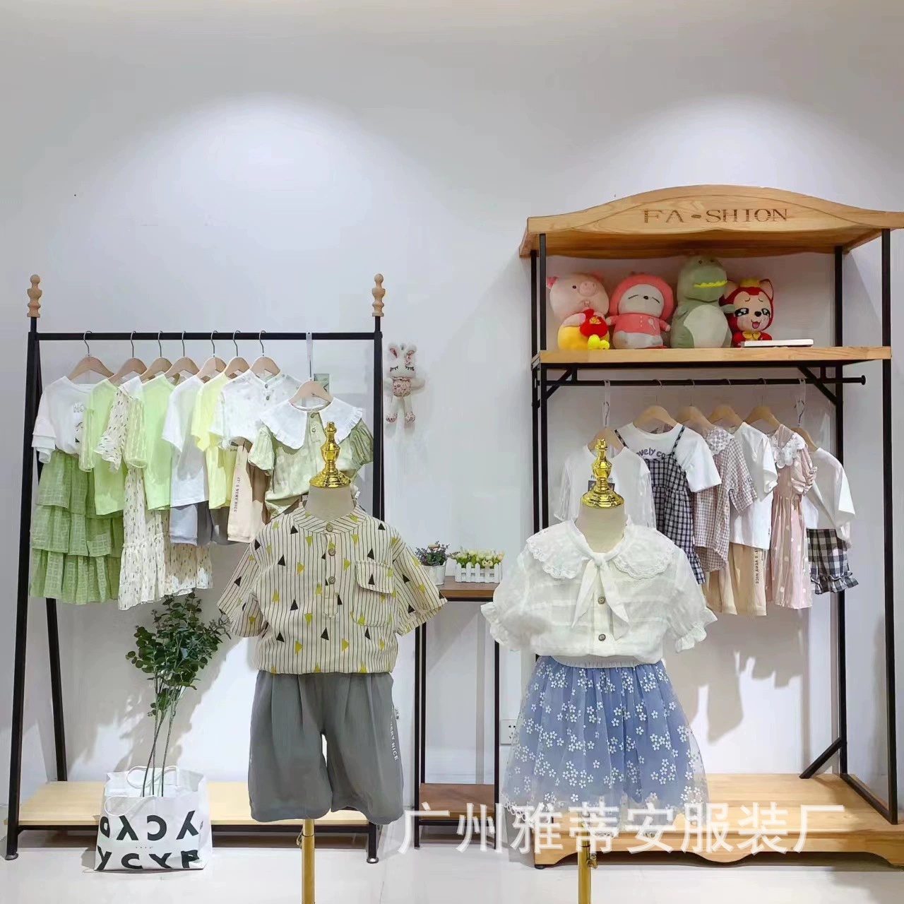 Оптовая продажа детской одежды от Xiguadongxi: распродажа летней детской одежды Little Yellow Duck, прямые поставки с фабрики.