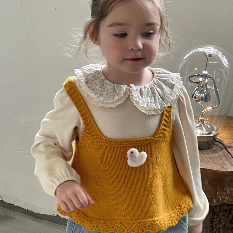 クリームセット 2025 秋女の子トレンディな甘くてかわいい小さなアヒルニットベスト女の赤ちゃん人形襟底シャツ|undefined