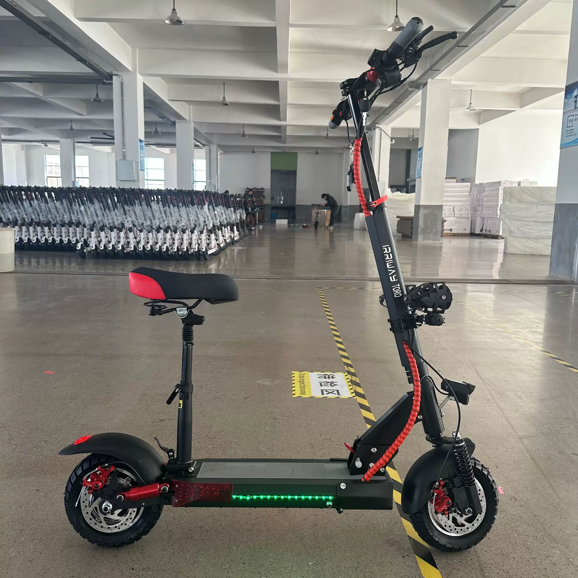 外贸直供10英寸M4越野电动滑板车成人款可折叠坐骑两轮代步电动车