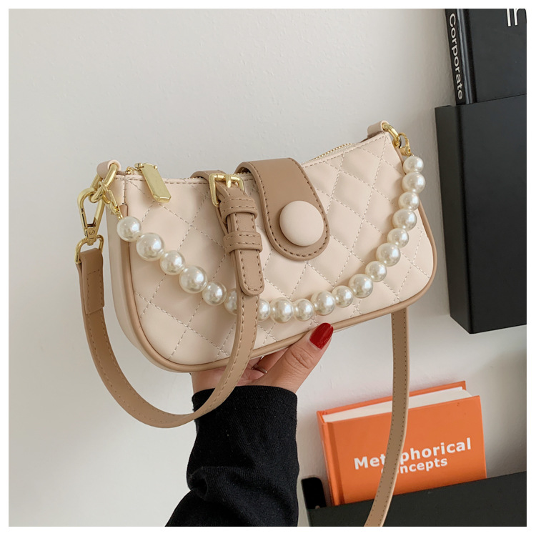 Fashion Pearl Chain Shoulder Underarm Bag display picture 2