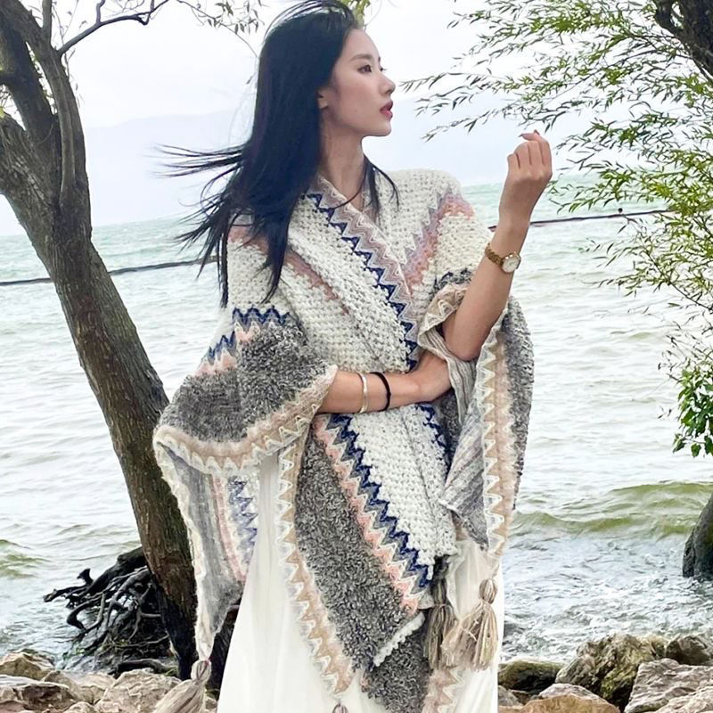 云南丽江民族风保暖披肩旅游披肩女新款旅游穿搭斗篷披风开衫外套|undefined