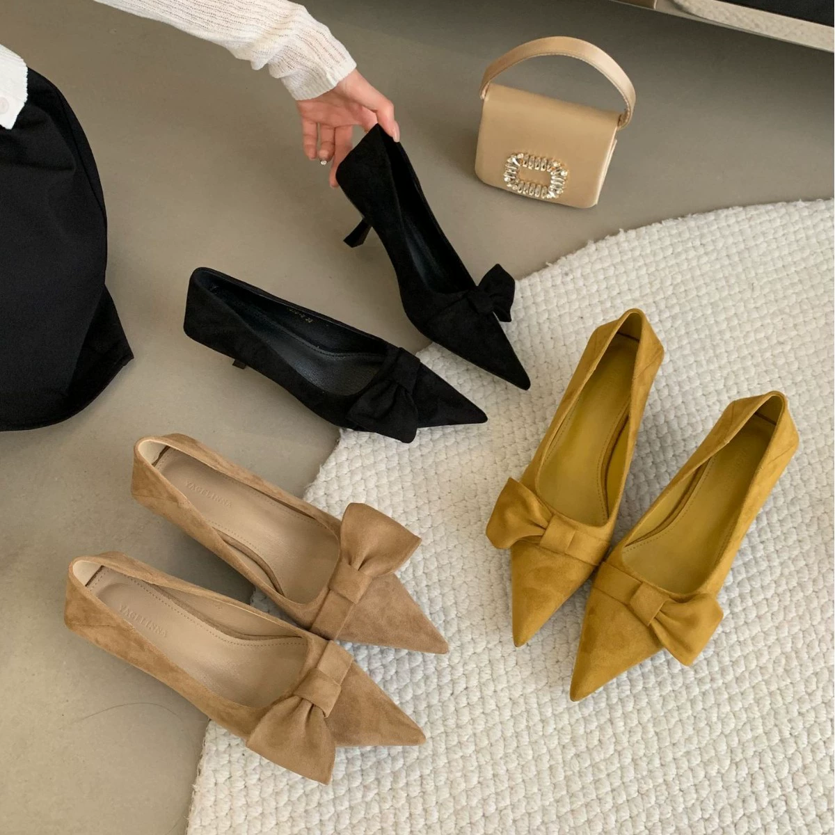 Острая туфли с неглубоким ртом женские туфли на низком каблуке 2025 весна и осень новые туфли на мягком подошве сказочные туфли нежные туфли на каблуках