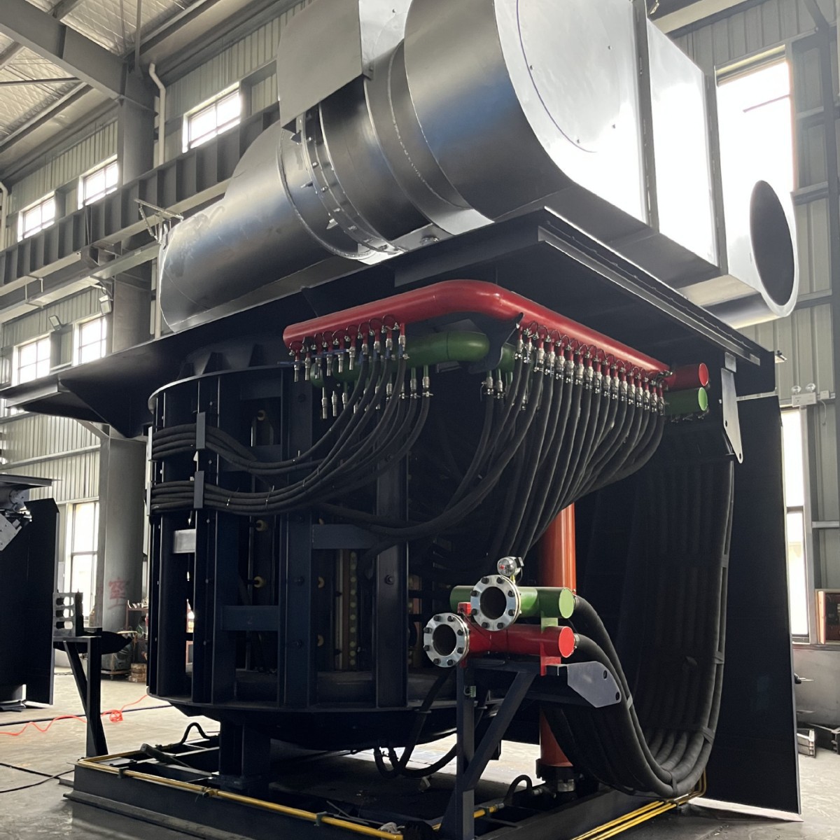 GWϵ�и�Ӧ��������¯����С��¯������0.05-0.2T����