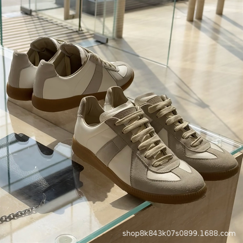 Top Version Retro Moral Training Shoes for Men and Women Couples 2025 New mm Versatile Casual White Shoes Lace-Up Flats Shoes