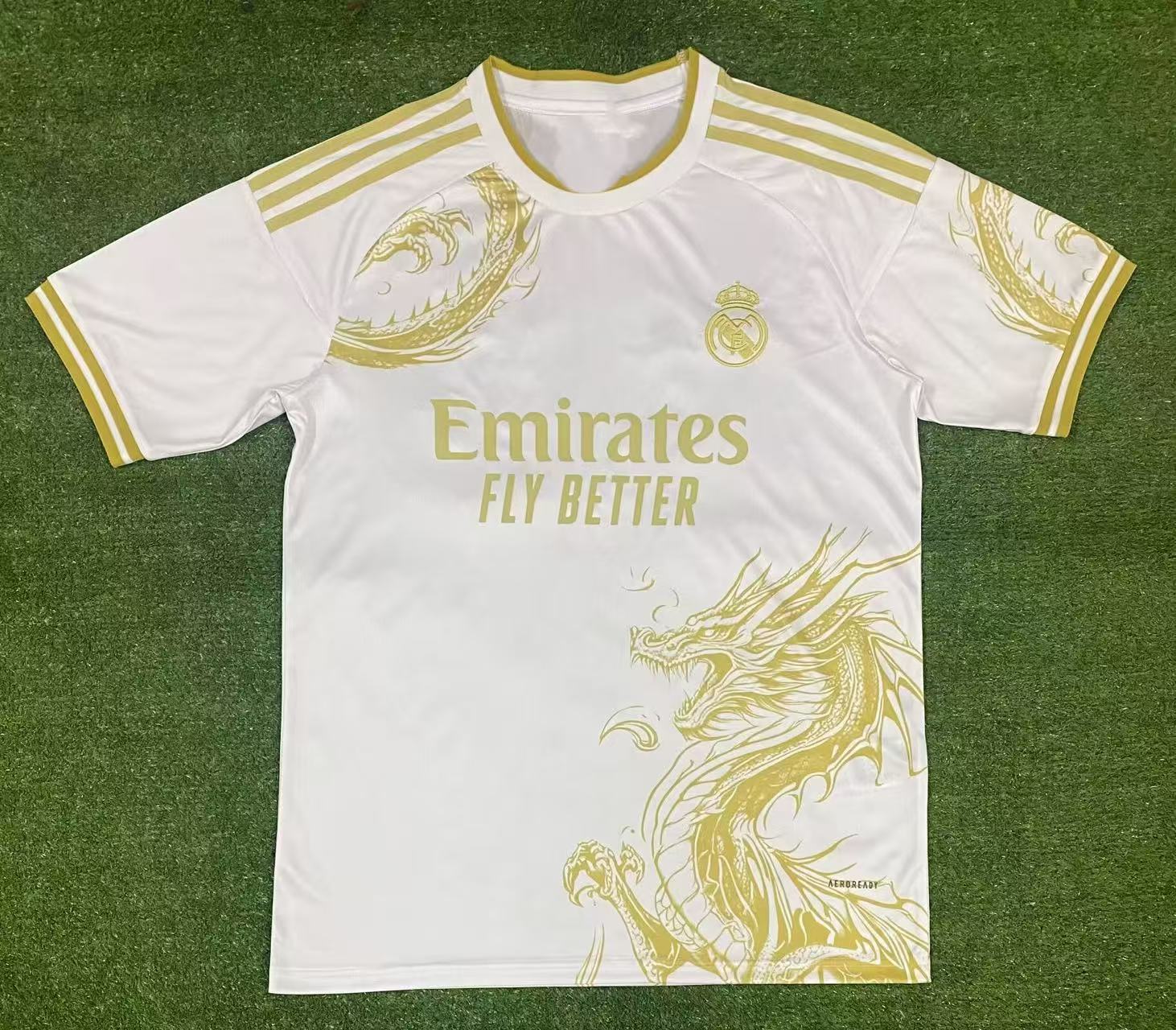 Una generación de uniformes de fútbol, nuevos uniformes de entrenamiento, camisetas, Italia AC, Barcelona, Real Madrid, Brasil, Japón, Ajax