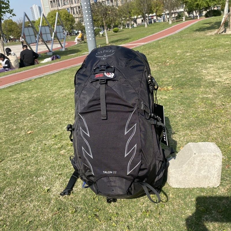 小鷹魔爪22升户外双肩登山包男女徒步双肩包徒步旅行背包20暴风30|undefined