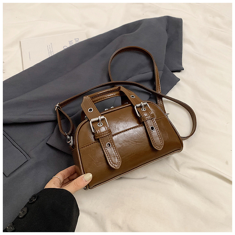 Bolso cuadrado pequeño de mano de moda, bolso de hombro 2024 otoño e invierno, textura de todo fósforo, cuero de cera de aceite, bolso de almohada de cercanías, bolso de mensajero