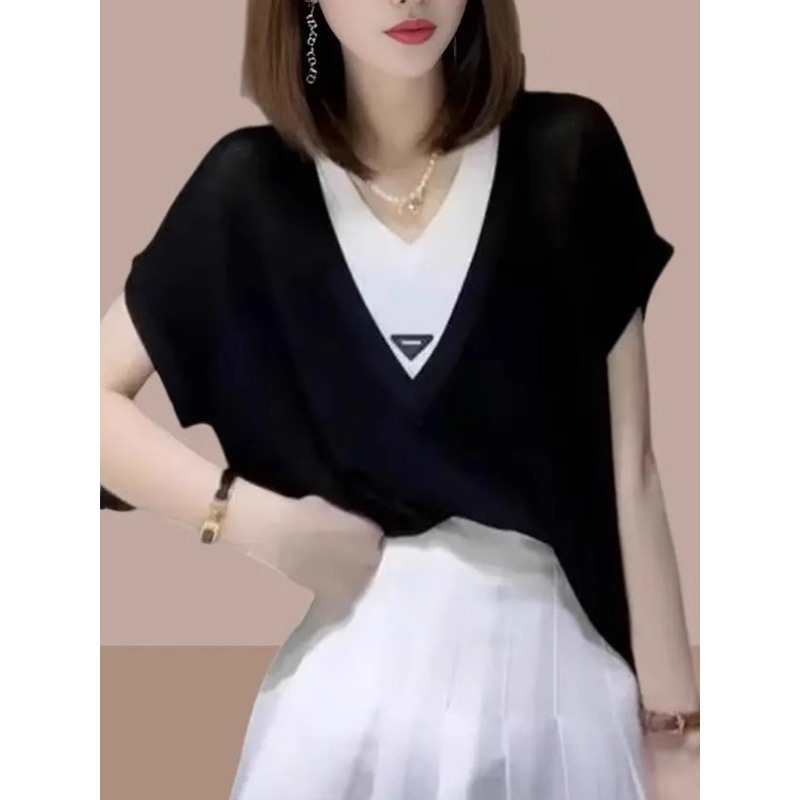 Áo thun nữ tay ngắn cổ chữ V giả hai mảnh dáng rộng che bụng — Màu đen