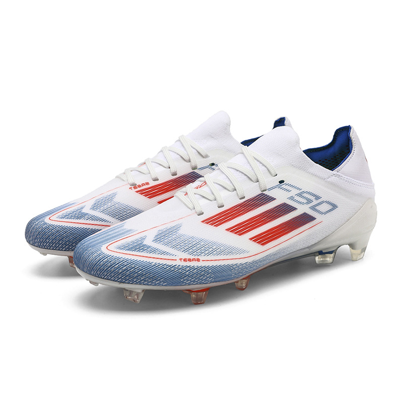 2025 nuevos zapatos de fútbol transfronterizos de clavos largos y bajos zapatos de entrenamiento juvenil masculino y femenino fábrica de zapatos transfronterizos