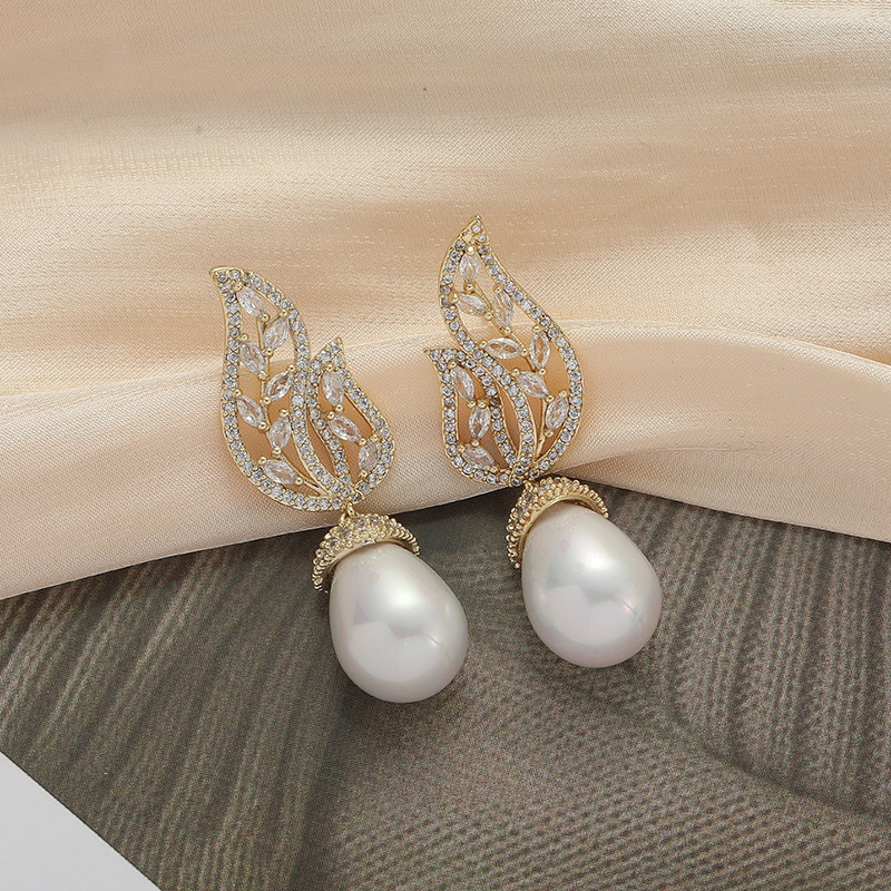 Elegante øreringe med dråbedesign i sølv til kvinder_voghion.com