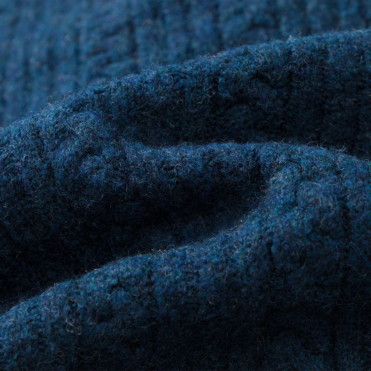 Flor torcida para hombres otoño e invierno pequeño suéter de cuello en V para hombres japoneses color sólido simple suéter de punto casual suelto