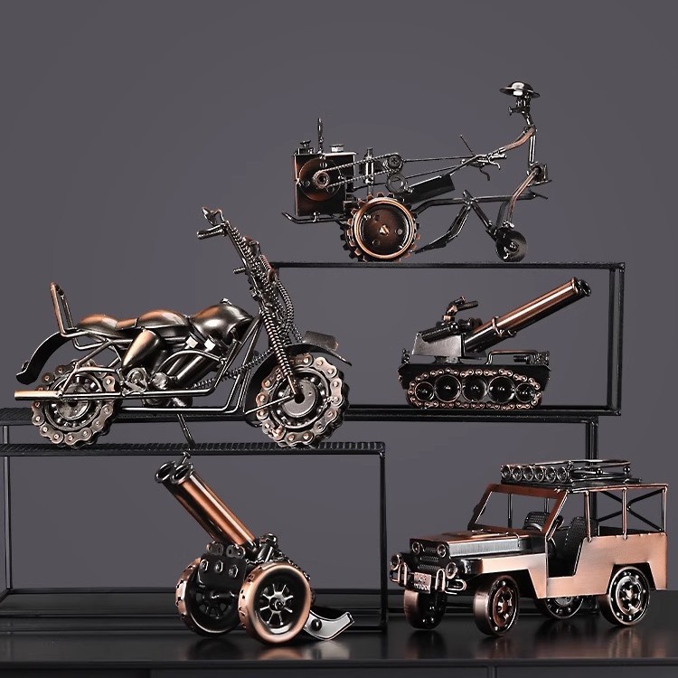 Motocicleta de hierro forjado modelo de locomotora de metal moderno escritorio pequeño decoración de armario de vinos decoración de armario de televisión
