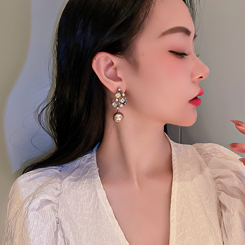 11g Weight Artificial Gemstones Inlay Material Earrings Classification Housewarming, Anniversary, Business, Wedding, Travel, Birthday, Festival Occasion Alloy Material Geometric Pattern Women'S Gender Diamond Design Silver Color Geometric Diamond Alloy Artificial Gemstones Earrings 7