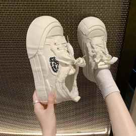 赵露思同款奶呼呼云朵鞋冬季新款厚底圆头设计小香帆布休闲板鞋女