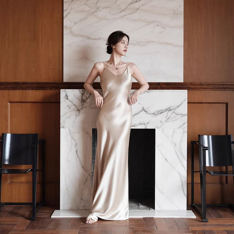 Heavyweight Extended Length Version! 72% Imported Acetate, 45-Degree Bias Cut, Elegant Waist-Cinching, Slimming Satin Sexy Dress Heavyweight Extended Length Version! 72% Imported Acetate, 45-Degree Bias Cut, Elegant Waist-Cinching, Slimming Satin Sexy Dress
